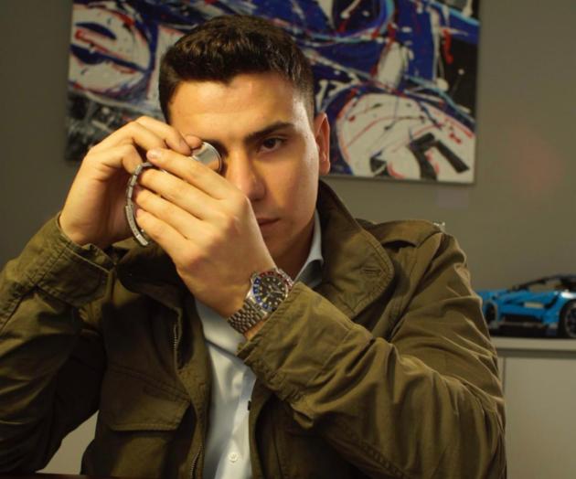 La passione per gli orologi nasce spesso fin dall’infanzia  oppure si sviluppa più tardi, con l’interesse per lo stile e l’estetica,. Il percorso di Domenico Cecconi, giovane, ma già esperto del setto