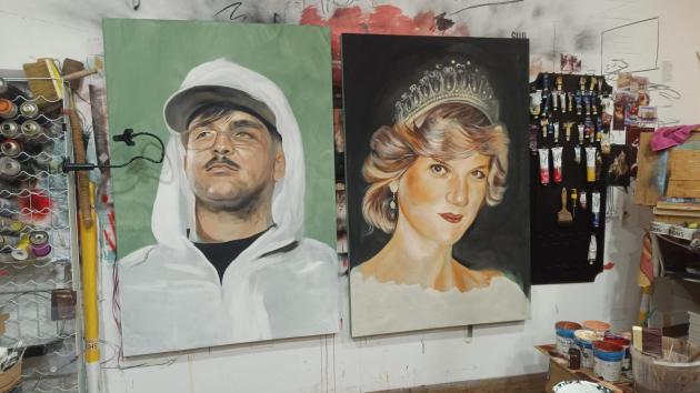 Grande attesa per la mostra di Taddeo Del Gaudio, in arte &ldquo;Reale&rdquo;, lo street artist napoletano che ha incantato il pubblico con il grande murales dedicato a Geolier a Secondigliano. 