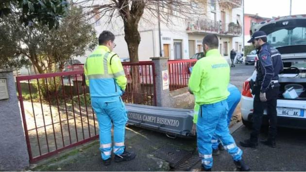 Campi Bisenzio (FI), 32enne trovato morto dentro baule in casa, famigliari indagati per omissione di soccorso e occultamento di cadavere