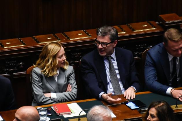 Tax raddoppiata, lo Stato chiede pi&ugrave; di 500 milioni di euro ma rischia di perdere miliardi, e le grande aziende guardano ad Amsterdam per la sede legale