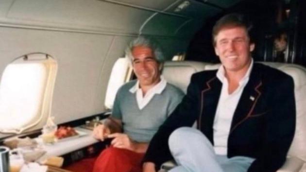 Epstein Files, pubblicati altri 11mila link e 8mila documenti: &ldquo;Almeno 8 i viaggi di Trump sull&rsquo;aereo del finanziere tra il 1993 e il 1996&rdquo;
