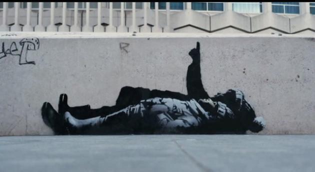 Bansky, un nuovo murale a Londra per denunciare la povert&agrave; dei pi&ugrave; piccoli nel periodo natalizio