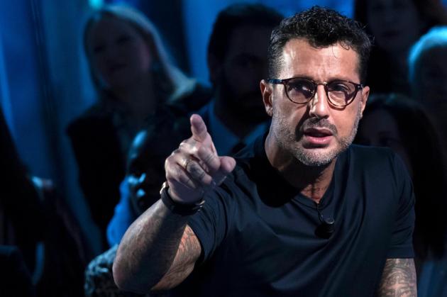 Dopo Signorini il cannone di Corona punta ancora: ecco chi potrebbe finire nel mirino mediatico del re dello scandalo