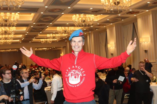 Befana del Clochard, il 6 gennaio 2026 all&rsquo;hotel Principe di Savoia a Milano 200 senzatetto saranno serviti da volti noti come Attilio Fontana e Beppe Sala