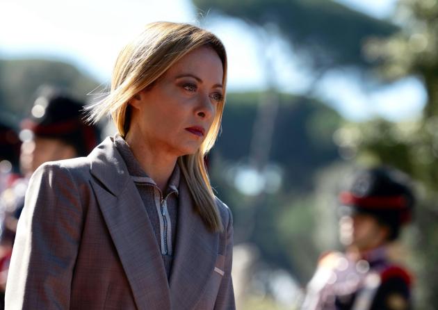 Governo Meloni affidabile per gli investitori e per i Paesi stranieri: affidabile, cio&egrave; ormai allineato in tutto