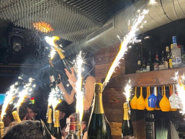 Strage Crans-Montana, indagato anche un ex responsabile della sicurezza del Comune: "Controlli mai effettuati nel locale in 5 anni"