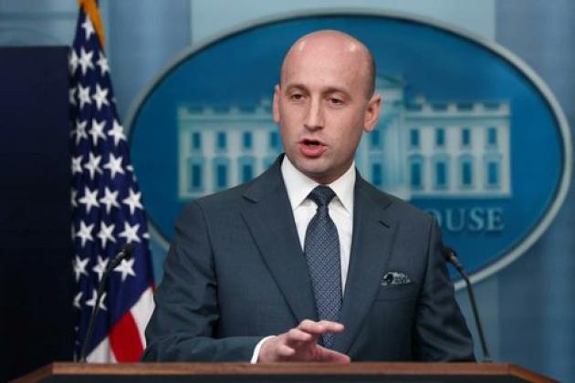Usa, chi &egrave; Stephen Miller, l&rsquo;anima nera dell&rsquo;impero Trump: ideologo "neonazista" che sussurra follie imperialiste e crudelt&agrave; sistematiche