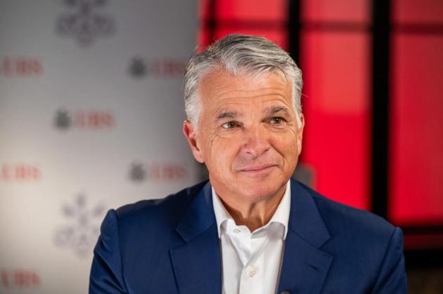 UBS, il ceo Ermotti pianifica le sue dimissioni per il 2027; rimane aperto il nodo dei $24 miliardi con Berna sulle riserve patrimoniali