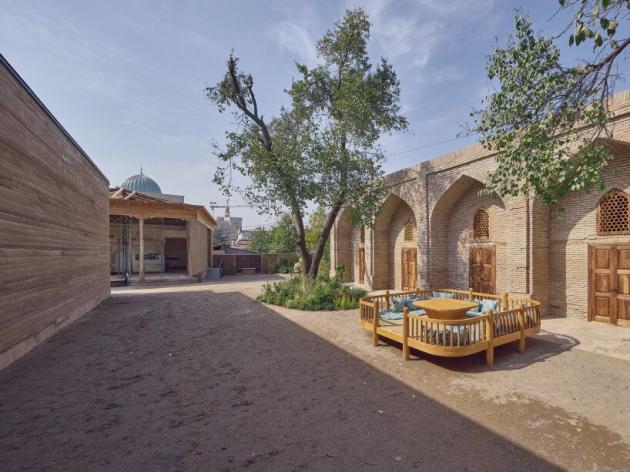 Mahalla First: come il discorso presidenziale dell'Uzbekistan del 2026 ridefinisce la governance a livello comunitario e l'erogazione dei servizi pubblici