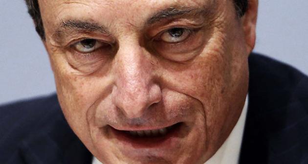 Elezioni Europee, Mario Draghi bocciato dalla moglie Serenella: "Non andr&agrave; in Europa, la politica non lo ama"