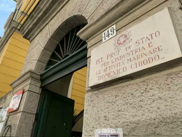 La Spezia, morto il 19enne accoltellato da compagno minorenne in scuola &ldquo;Domenico Chiodo&rdquo;, colpito a fegato, diaframma e polmone