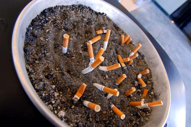 Sigarette, da oggi aumento prezzo fino a 30 centesimi a pacchetto dopo rincari in manovra, per lo Stato entrate fino a 1 mld &euro;