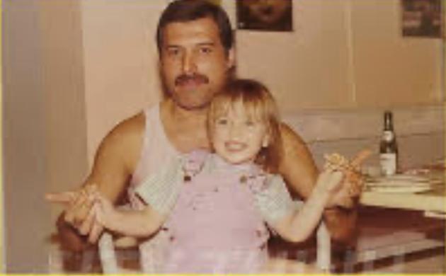 Addio a &ldquo;Bibi&rdquo;, morta a 48 anni per cancro alla spina dorsale la figlia &ldquo;segreta&rdquo; di Freddie Mercury, nata da relazione nel 1976