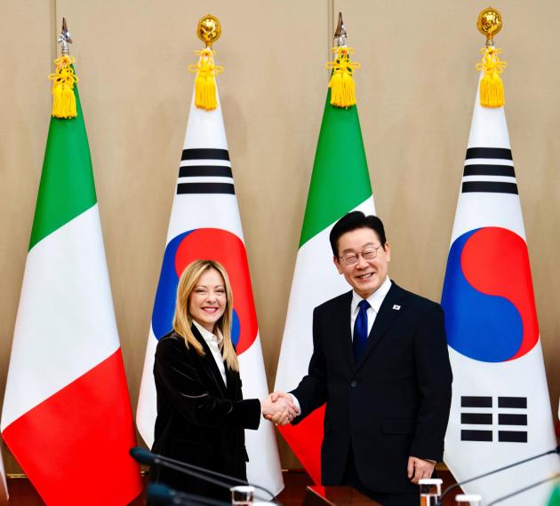 Meloni in corea del Sud, accordo su semiconduttori e metalli critici, l'export italiano nel Paese vale 6,2 mld &euro;