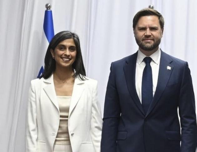 JD Vance e la moglie aspettano il quarto figlio, Usha incinta al 3&deg; mese di gravidanza, l'annuncio su Instagram: "&Egrave; maschio, nascer&agrave; a luglio"