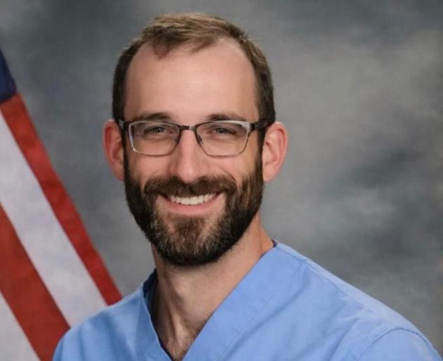 Omicidio Minneapolis, chi era il 37enne Alex Jeffrey Pretti ucciso dall'ICE: cittadino Usa dell'Illinois, era infermiere al Dipartimento veterani