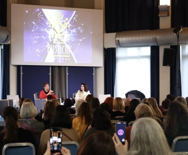 Al Festival Auspicia ho capito che esistere non basta, bisogna vivere: mi piace l'idea di un cosmo interconnesso, dove tutto risuona con tutto