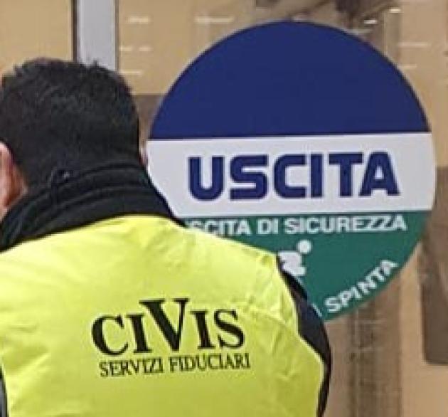 "Agente CIVIS come ICE, spintonato e minacciato davanti al supermercato per voler ritirare la spesa pagata lasciata alla cassiera", la denuncia al GdI