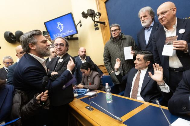 Annullata la conferenza sulla remigrazione alla Camera: la solita patetica fiction dell'antifascismo in assenza di fascismo