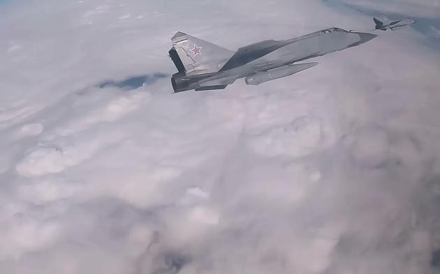 Arabia Saudita ed Eau chiudono i cieli, MbS a Pezeshkian: "Non concedo uso spazio aereo o territorio a Usa e Israele contro l&rsquo;Iran"