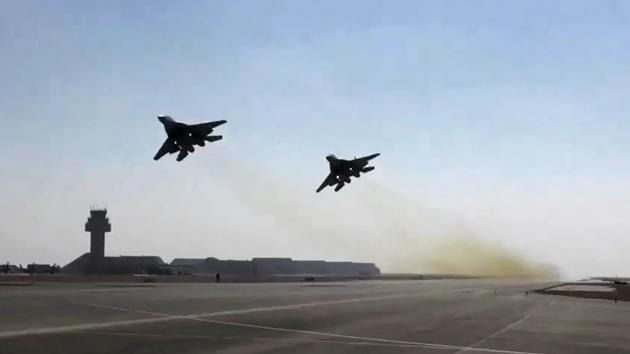 Sudan, Egitto utilizza base aerea segreta nel deserto per attacchi contro RSF, impiegati potenti modelli di drone da combattimento turco 