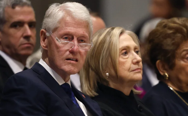 Caso Epstein, il dietrofront dei coniugi Clinton: Bill e Hillary pronti a testimoniare prima dell'accusa di "oltraggio al Congresso"