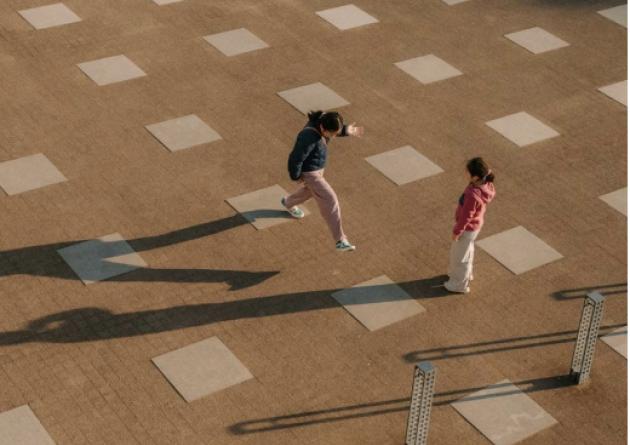 Moltbook, il Social Network per soli Bot di intelligenza artificiale senza gli esseri umani, uno spazio tra il vero e il falso