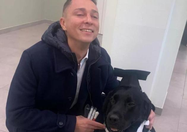 Pavia, il disagio del 28enne cieco Oleg Romaniuc che non trova casa: "Nessuno mi offre un affitto perch&eacute; ho un cane guida, Rudolph"