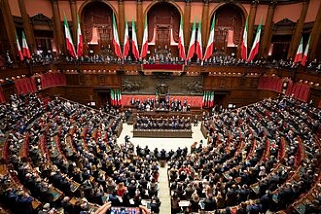 Migranti, via libera del Parlamento europeo agli hub per migranti e alla lista dei Paesi sicuri: tra questi Bangladesh, Tunisia e Kosovo 