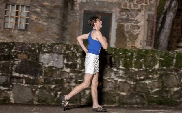 Il Marciatore &ndash; La vera storia di Abdon Pamich stasera su Rai 1: anticipazioni, trama, cast, come vederlo in tv e streaming