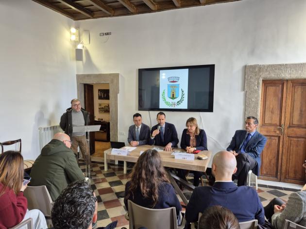 Open Fiber porta la FTTH a Castel San Pietro Romano: 450 case cablate e protocollo per ridurre antenne e parabole