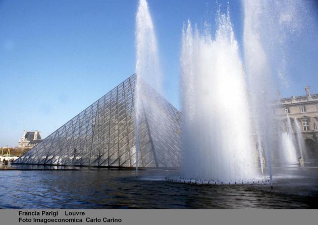 Louvre allagato, rottura tubatura caldaia danneggia soffitto ottocentesco di Charles Meynier, chiusa sala dei capolavori italiani