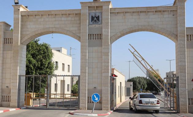 Israele nega ingresso al reporter italiano pro-Gaza Stefanelli: interrogato per 5 ore per aver usato la parola 'apartheid' contro Tel Aviv