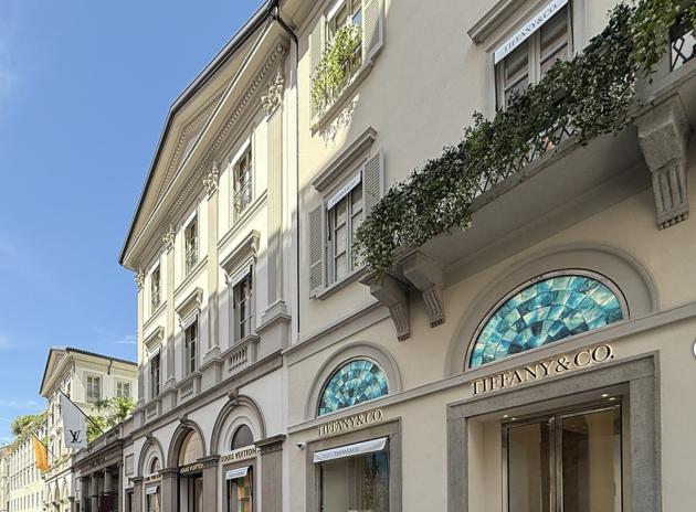 Milano, Palazzo Taverna venduto a brasiliano Jos&eacute; Auriemo Neto per &euro;52,5mln, inquilini fuori entro giugno 2026, tra loro Adriano Galliani
