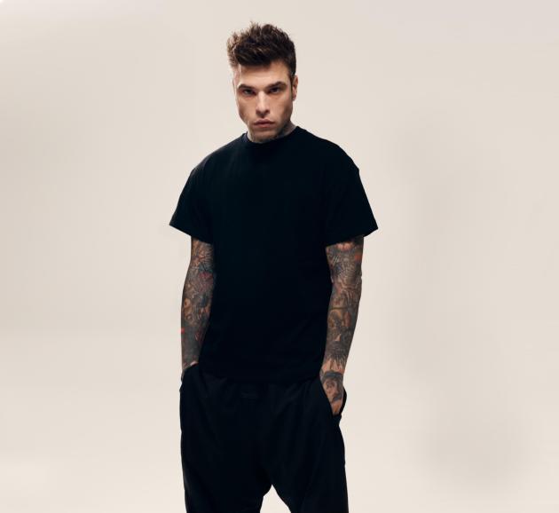Ploom di JTI partecipa al Festival di Sanremo 2026 con un programma di esperienze per consumatori adulti, incluso un Meet & Greet con Fedez