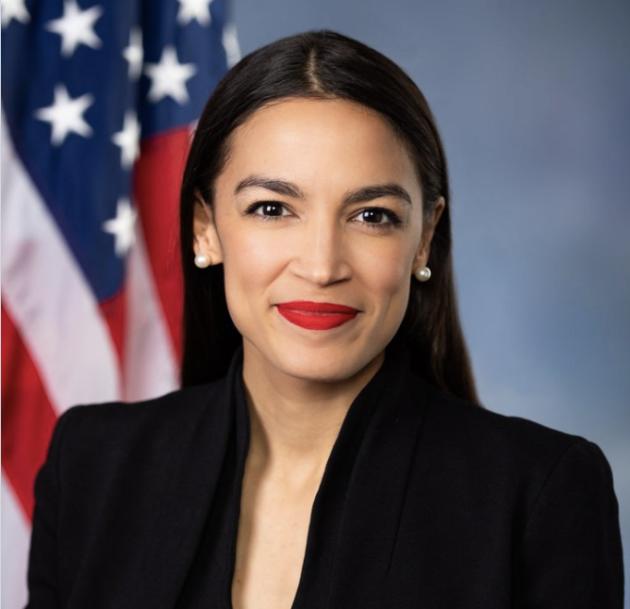 Gaza, Alexandria Ocasio-Cortez a Monaco sfida gli Usa e invoca Leahy Laws: "Gli aiuti incondizionati a Israele hanno permesso il genocidio"