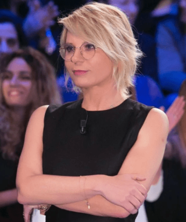 C'è Posta per Te torna domani su Canale 5: ospiti Sabrina Ferilli e Luca Argentero