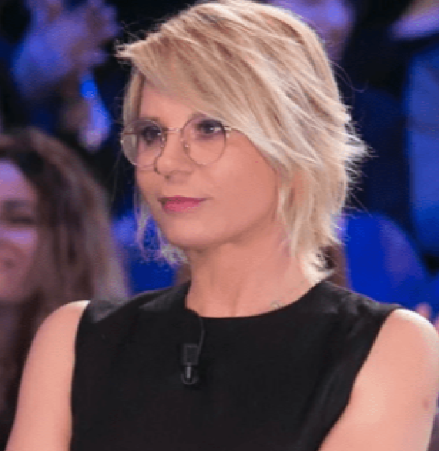 C'è Posta per Te torna domani su Canale 5: ospiti Sabrina Ferilli e Luca Argentero