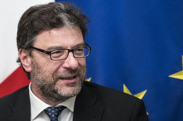 Riaperture Covid, Giorgetti: "Se i dati sono questi si apre"