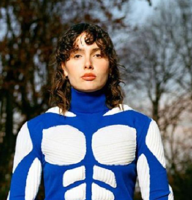 Finte vaccinazioni Covid: indagate la tennista Camila Giorgi e la cantante Madame