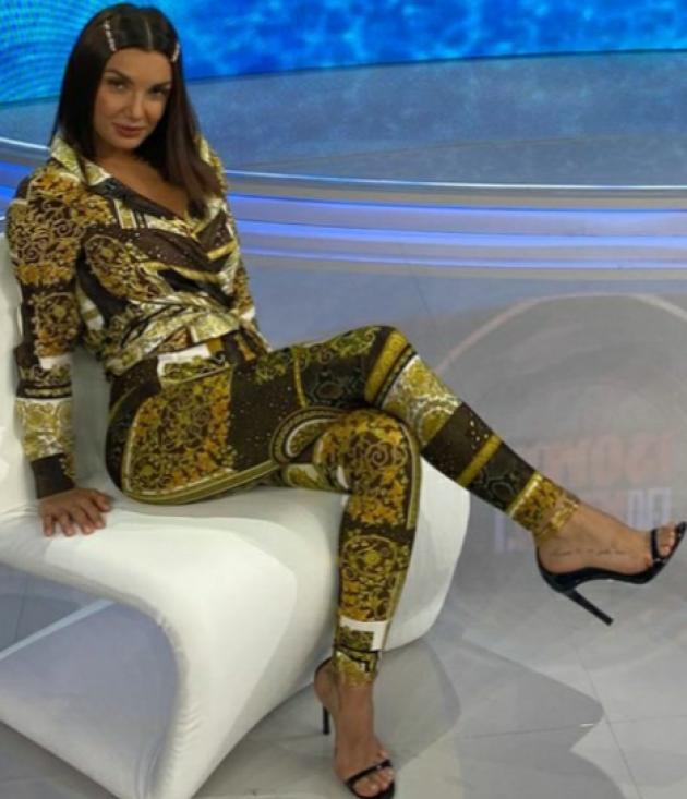 Isola dei Famosi, Elettra Lamborghini look sexy e griffatissimo: valore da capogiro!
