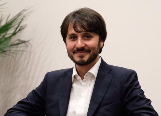 EY mobilità elettrica in crescita, il 63% dei consumatori in Italia vuole un veicolo elettrico