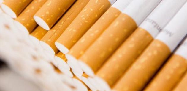 Sigarette, nuova stretta: vietate anche all'aperto se ci sono bambini e stop e-cig nei locali