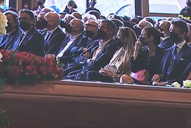 Del Vecchio, funerali ad Agordo: il mondo della finanza omaggia il padre di Luxottica 