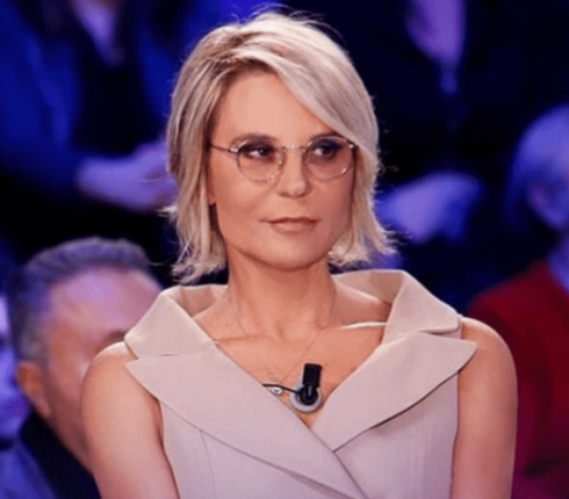 C'è Posta per Te non va in onda sabato 6 marzo: ecco perchè e cosa vedere su Canale 5