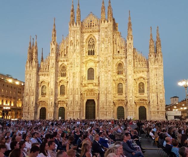 Concerto per Milano, in Piazza Duomo la Filarmonica della Scala e Riccardo Chailly abbracciano la città