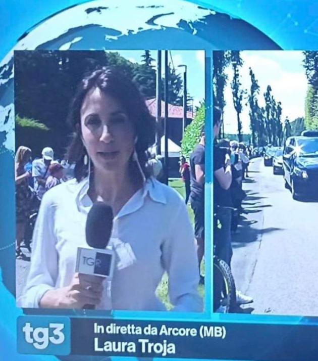 "Troja ad Arcore" per i funerali di Berlusconi,  così il Tg3 dà l'ultimo saluto al Cavaliere: l'ironia del web