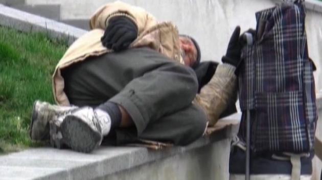 Italiani sempre più poveri e con meno lavoro: nel 2020 persi 400.000 posti