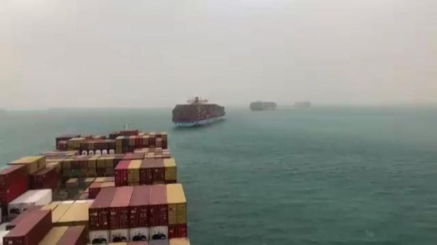 Canale di Suez, disincagliata la nave Glory con 65 tonnellate di mais dall'Ucraina alla Cina