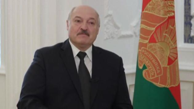 Elezioni Bielorussia, Lukashenko rieletto per la settima volta con l’87%, l’Ue minaccia sanzioni, il presidente: “Non mi interessa se riconoscono le elezioni o no”